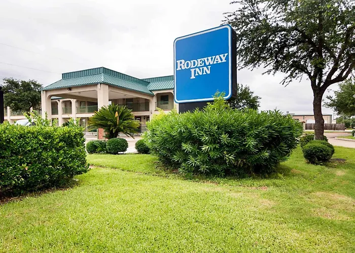 Rodeway Inn & Suites Hwy 290 Nw