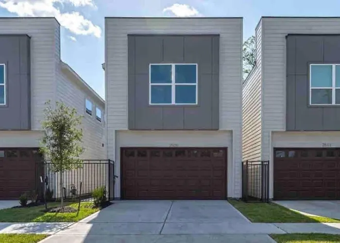 3 Bedroom Home 5-7Min From Downtown Houston