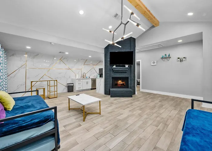 Spacious Galleria Apartment With Free Park