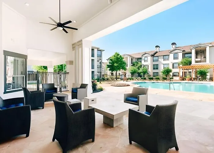 Vibrant Oasis In The Heart Of Midtown & Downtown