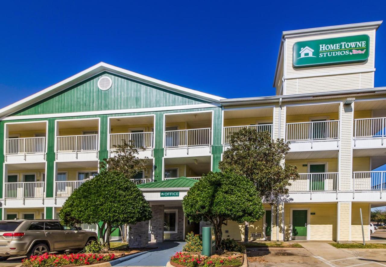 Hometowne - West Oaks Motel