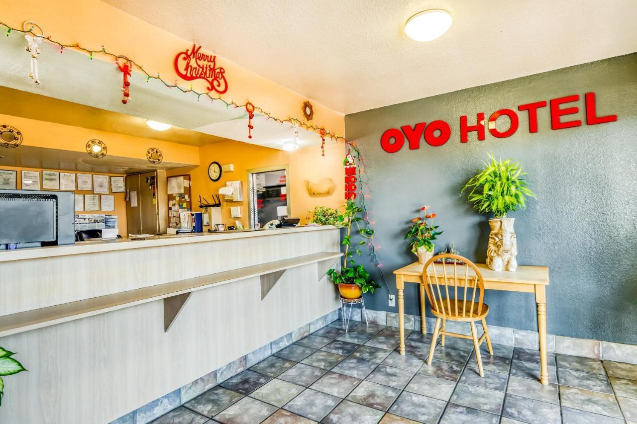 Oyo Southwest I-69 Hotel 2*