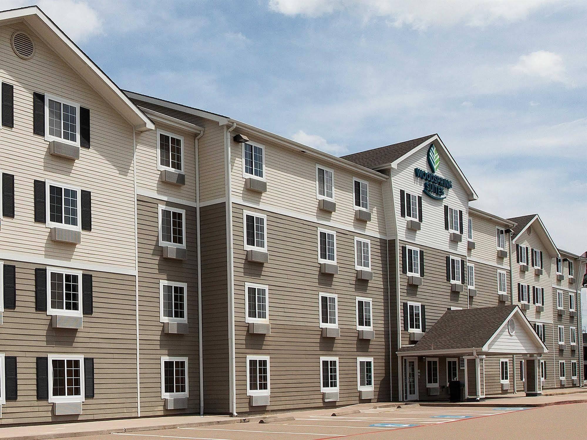 Woodspring Willowbrook 2*