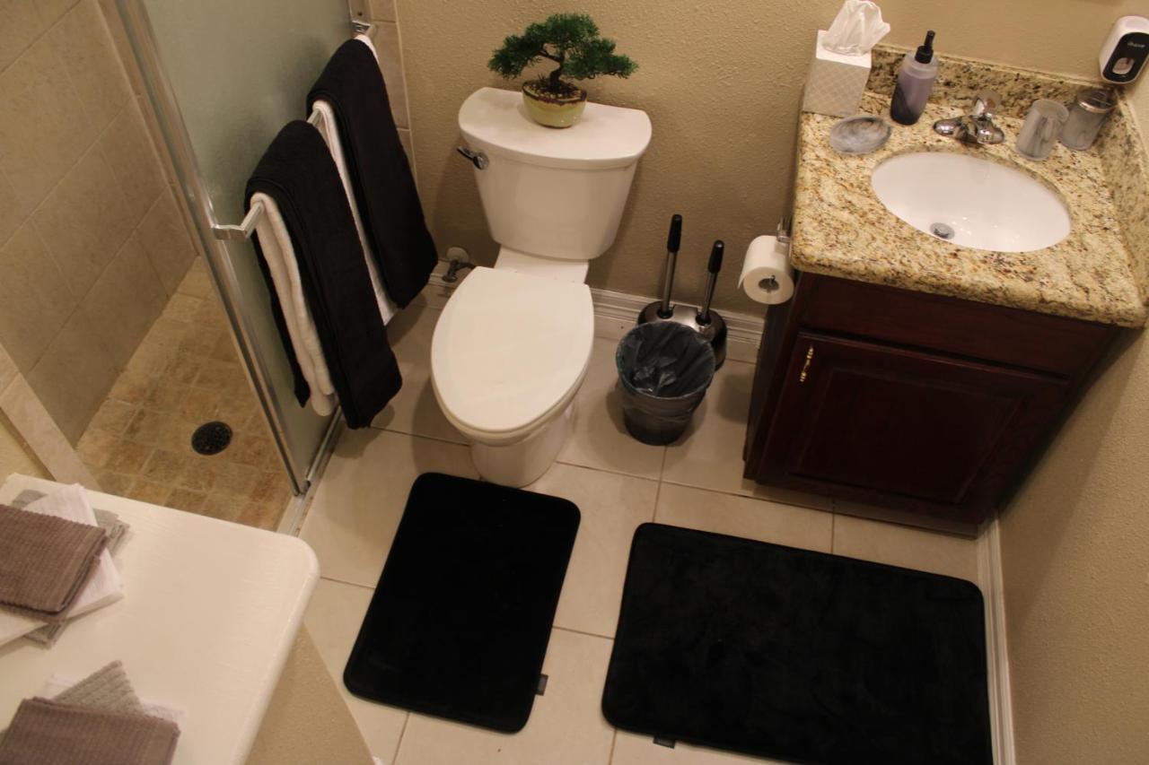 Mcgowen Street Airbnb With Laundry Room * Houston