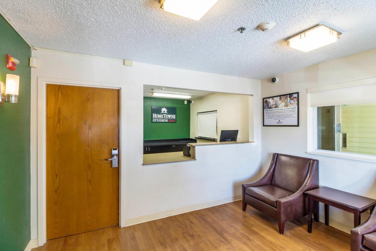 Motel Hometowne - West Oaks