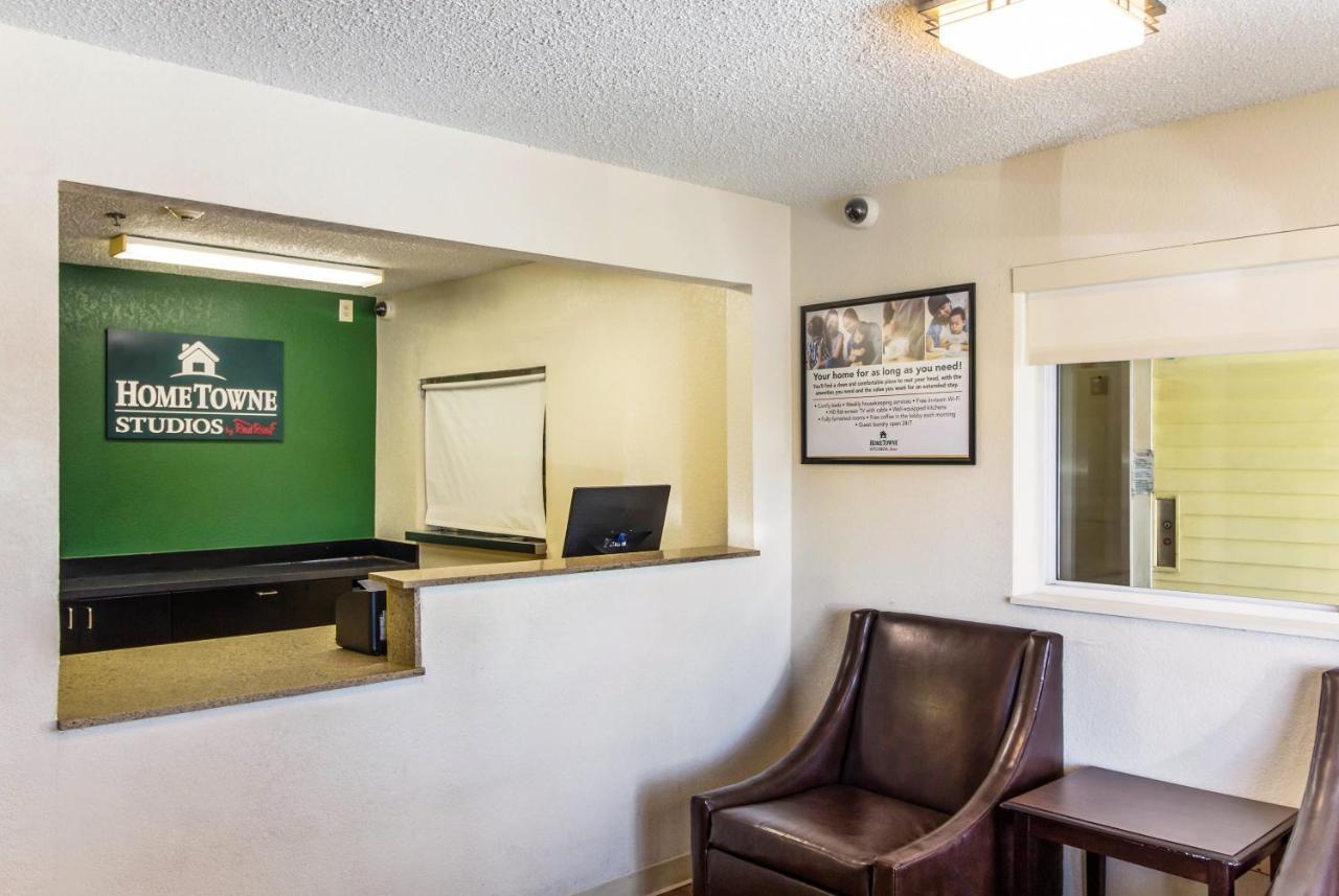 Motel Hometowne - West Oaks 2*