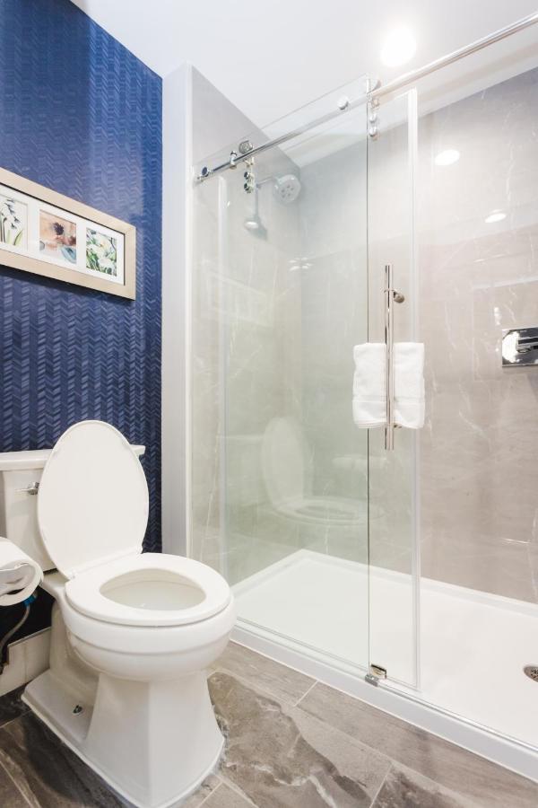 Hotel Palace Blue Houston East Beltway 8 4*