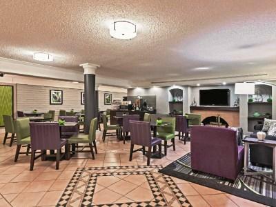Travelodge By Wyndham Cy-fair 3*