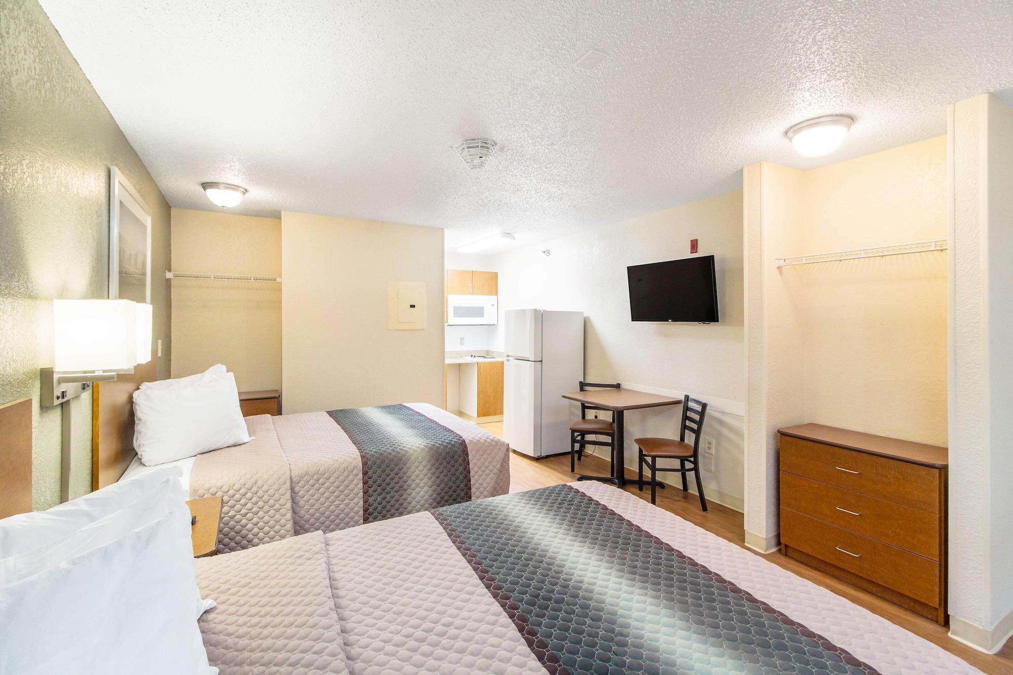 Hometowne - West Oaks Motel