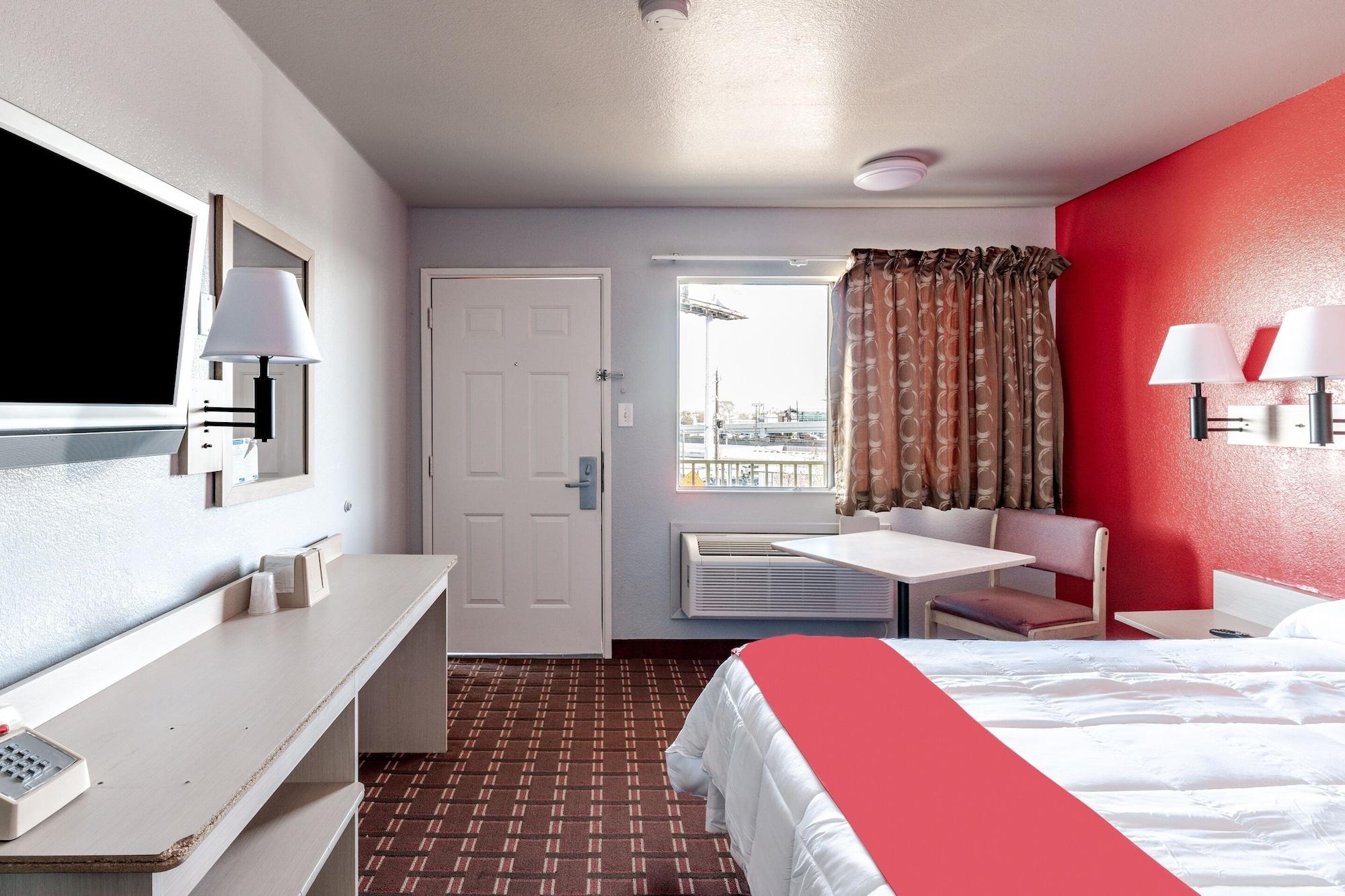 Oyo Southwest I-69 Hotel 2*