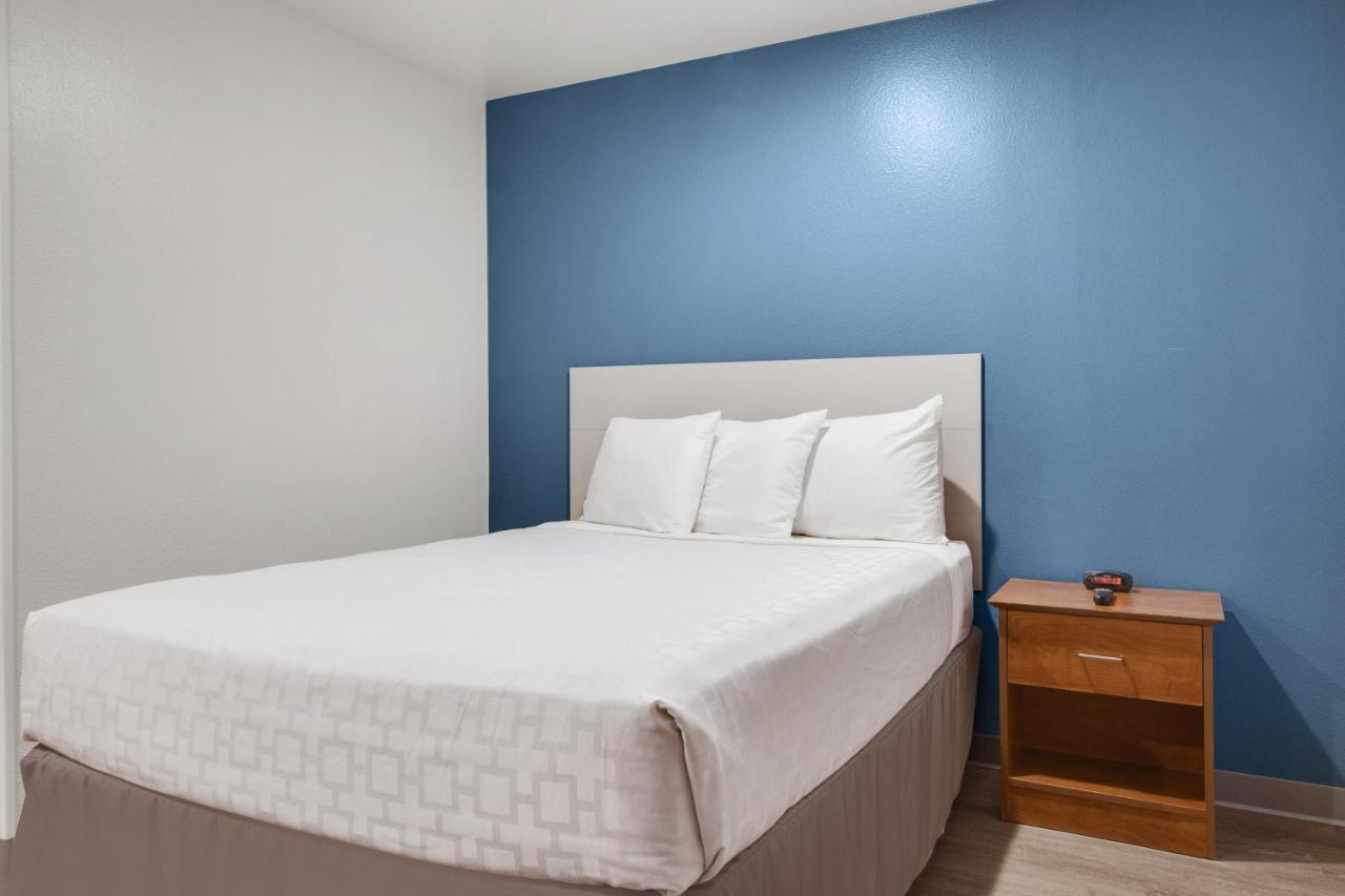 Woodspring Willowbrook Hotel 2*