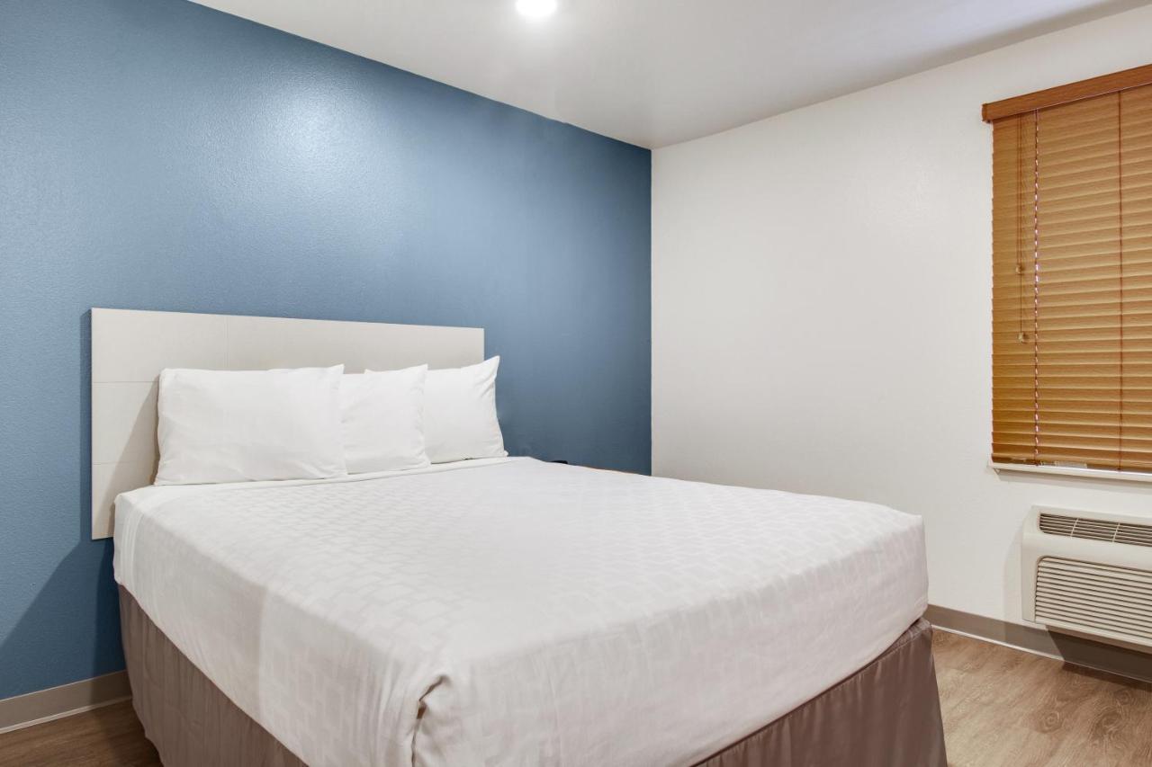 Hotel Woodspring Willowbrook 2*