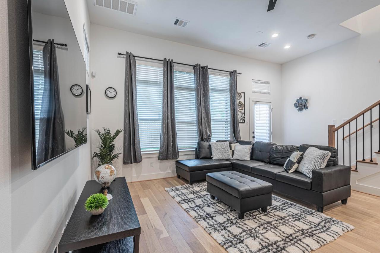 Luxury 3br, Ks Bed Mins Away 4rm Dtown, Med Ctr Holiday home *