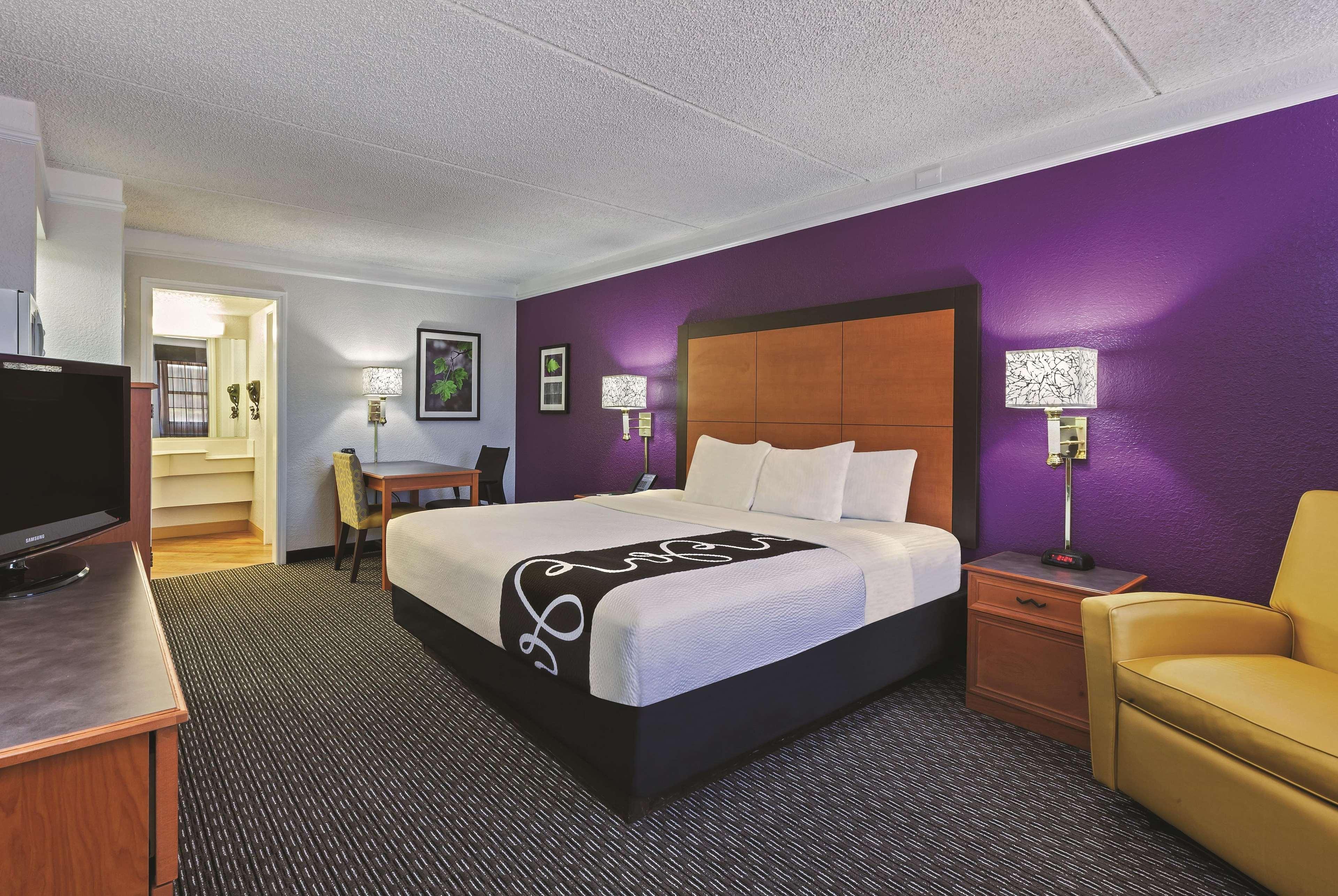 Travelodge By Wyndham Cy-fair Hotel