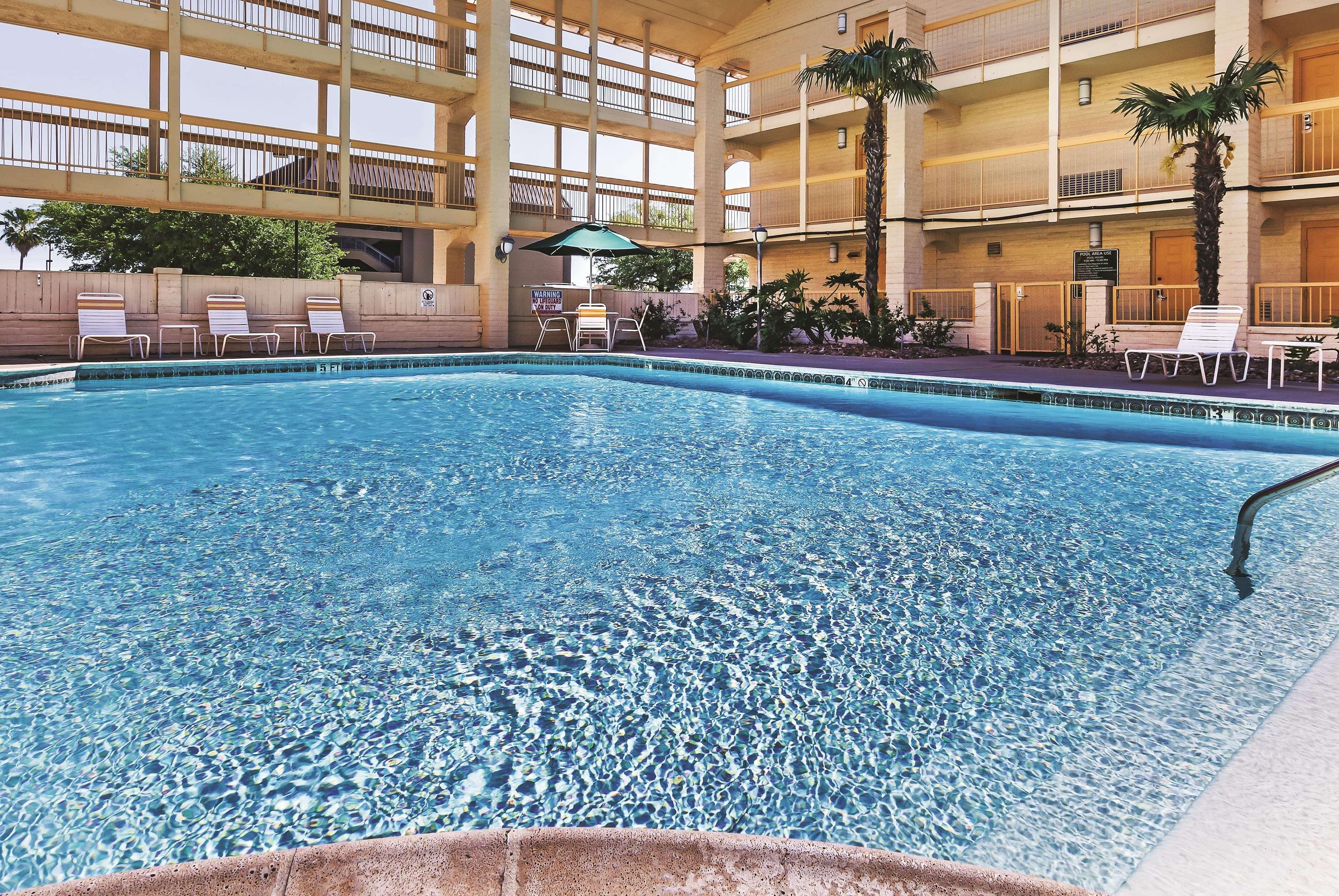 Travelodge By Wyndham Cy-fair 3*