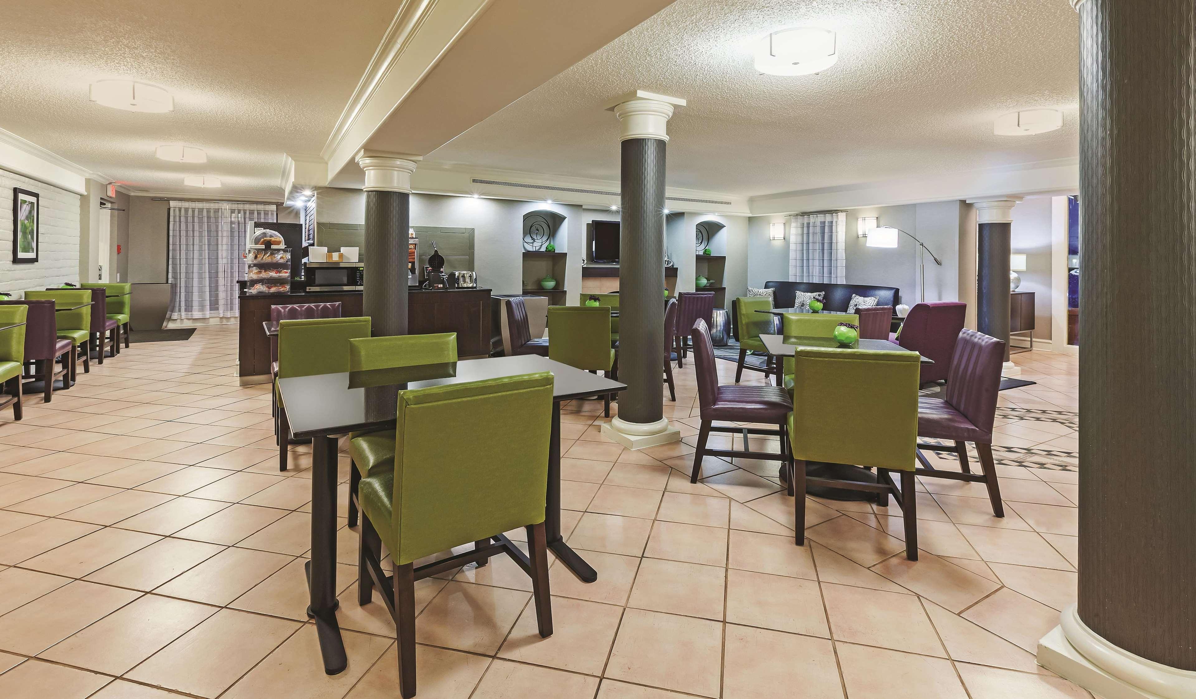 Travelodge By Wyndham Cy-fair Hotel 3*