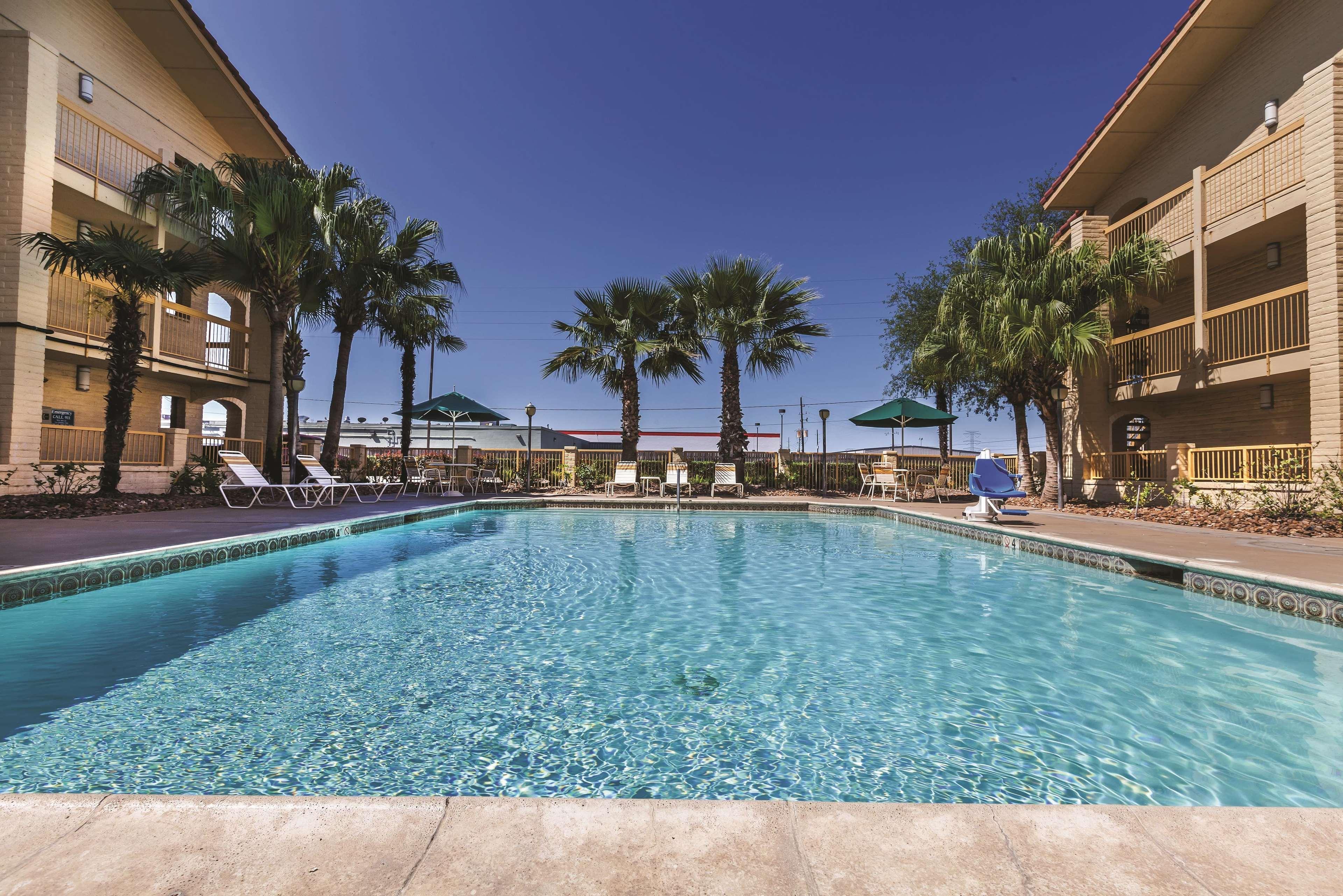 Travelodge By Wyndham Cy-fair Houston