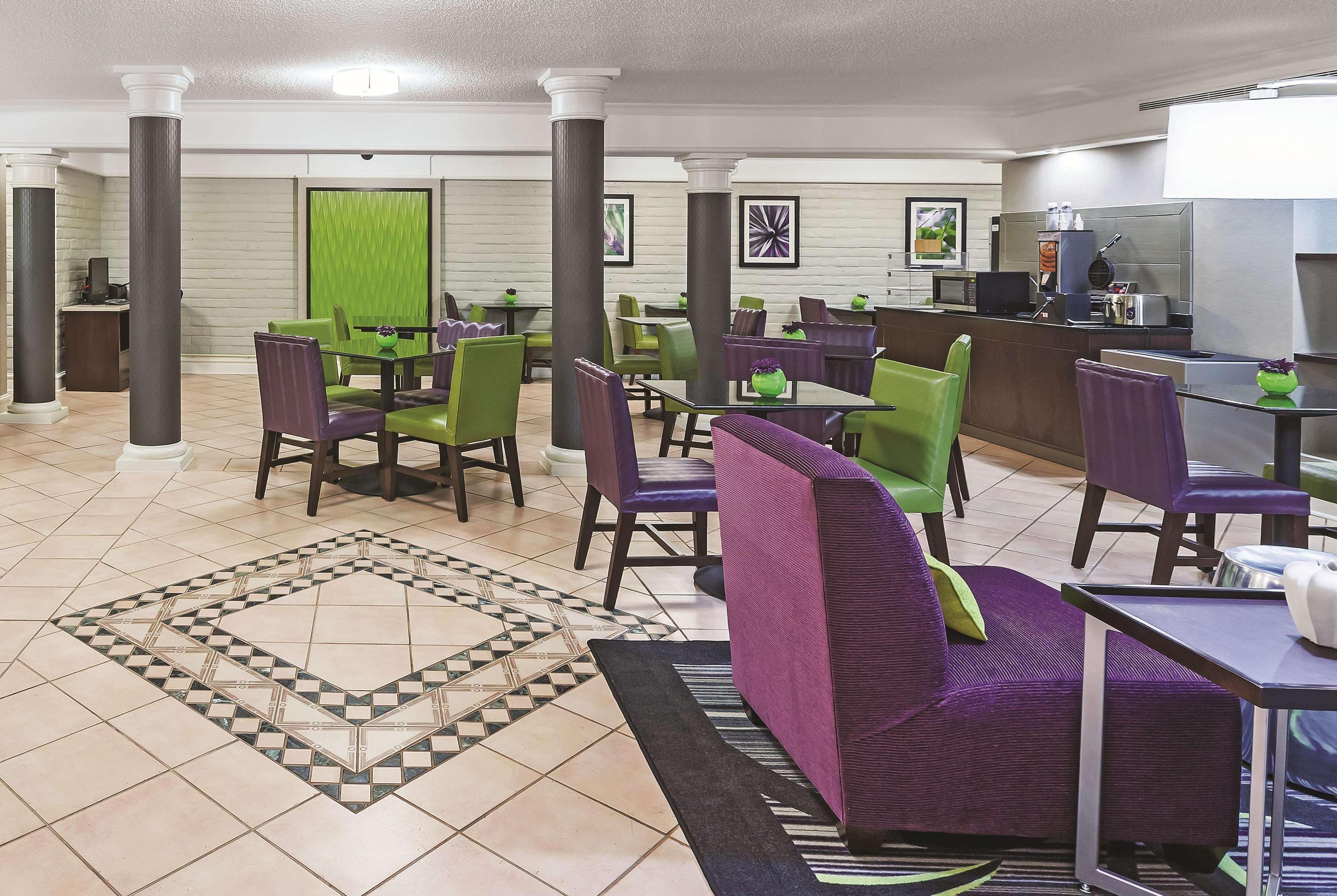 Travelodge By Wyndham Cy-fair 3*