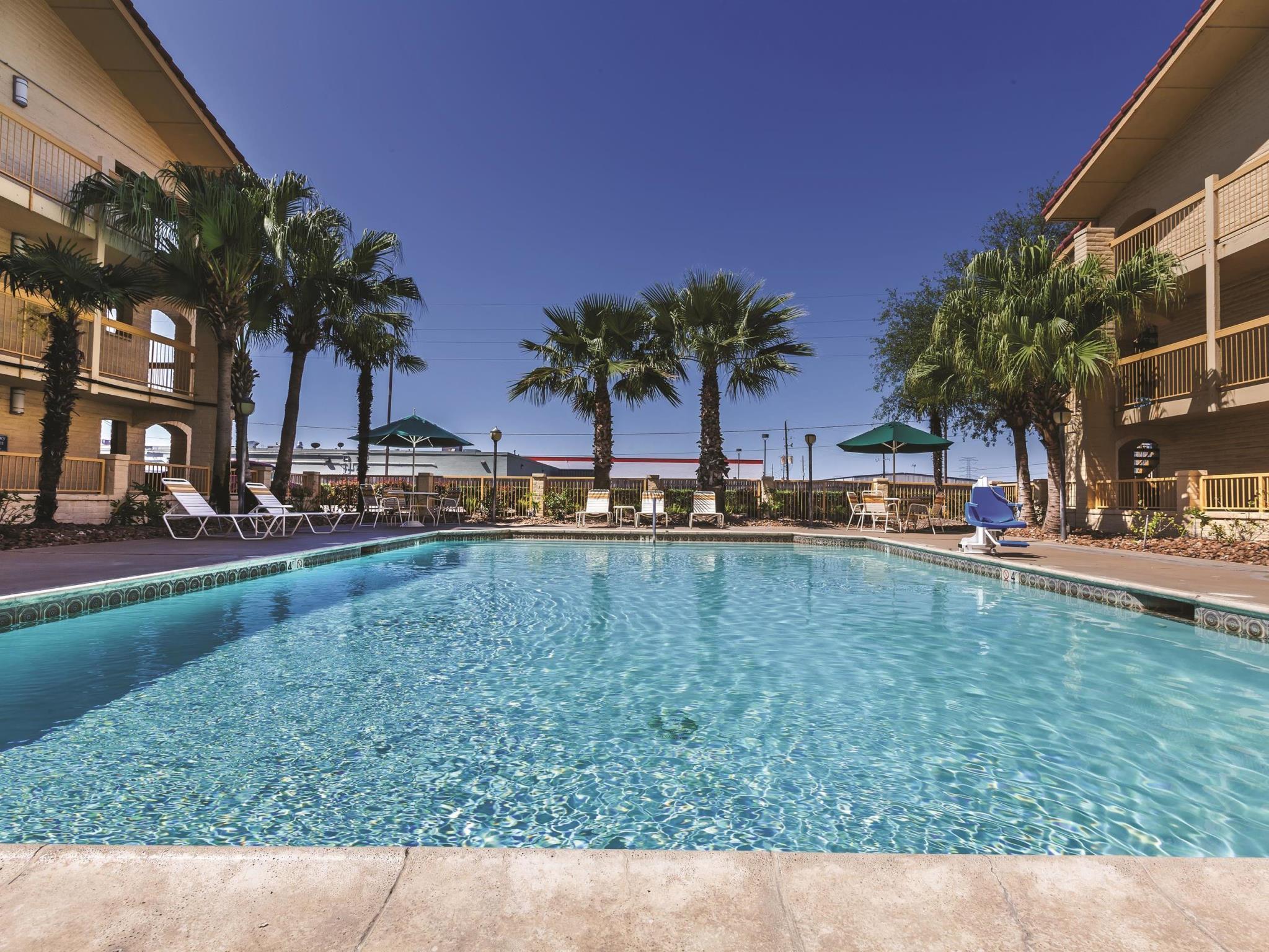 Travelodge By Wyndham Cy-fair Hotel 3*
