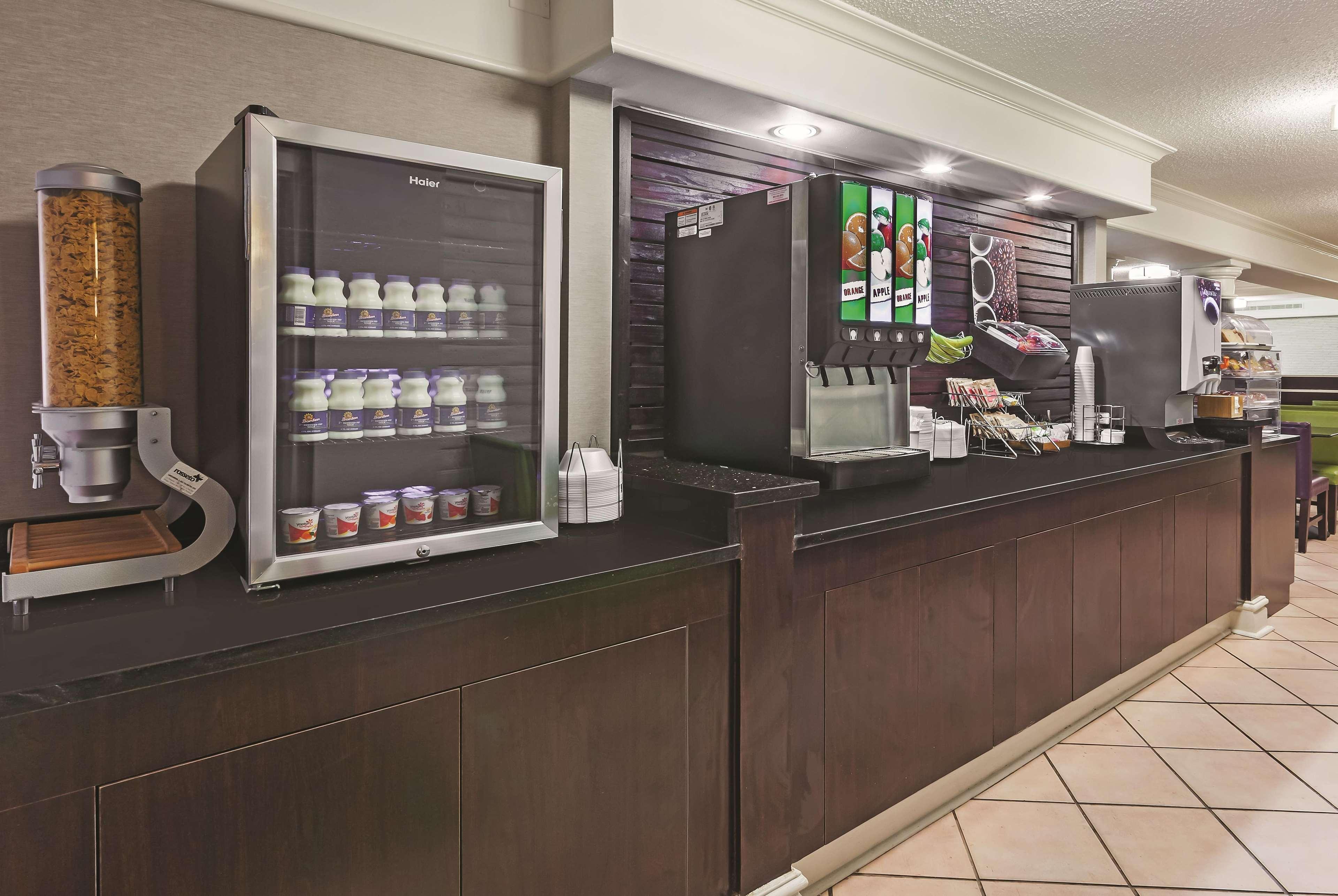 Travelodge By Wyndham Cy-fair Houston