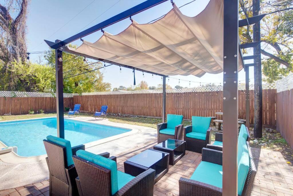 Good Vibes 4 Bedroom With Private Pool, Close To Loop Holiday home