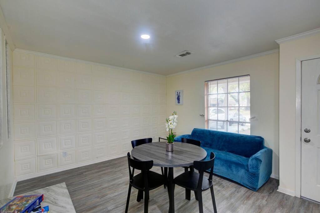 Good Vibes 4 Bedroom With Private Pool, Close To Loop Holiday home Houston