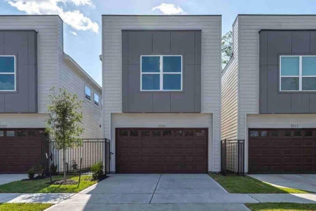 3 Bedroom 5-7min From Downtown Holiday home *