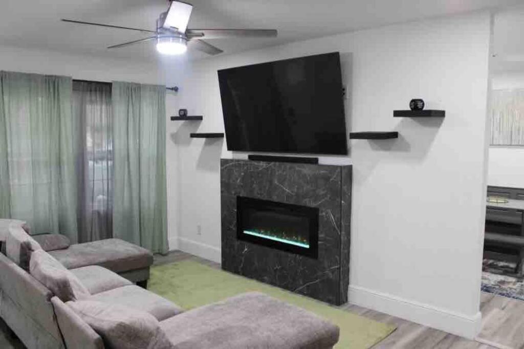 Villa Cozy House Downtown Houston! *