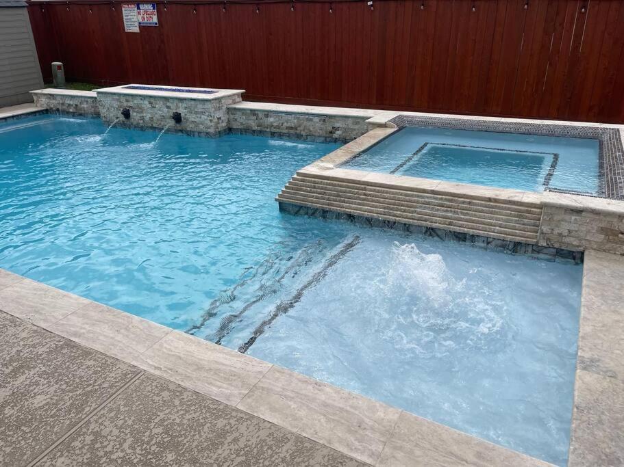 Beautiful Modern Home! Pool And Spa.