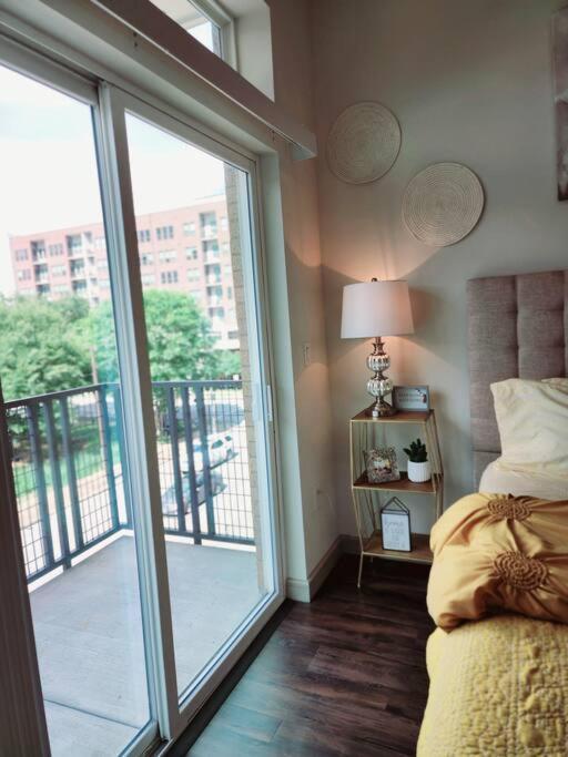 Luxury Living Downtown Kingbed. *