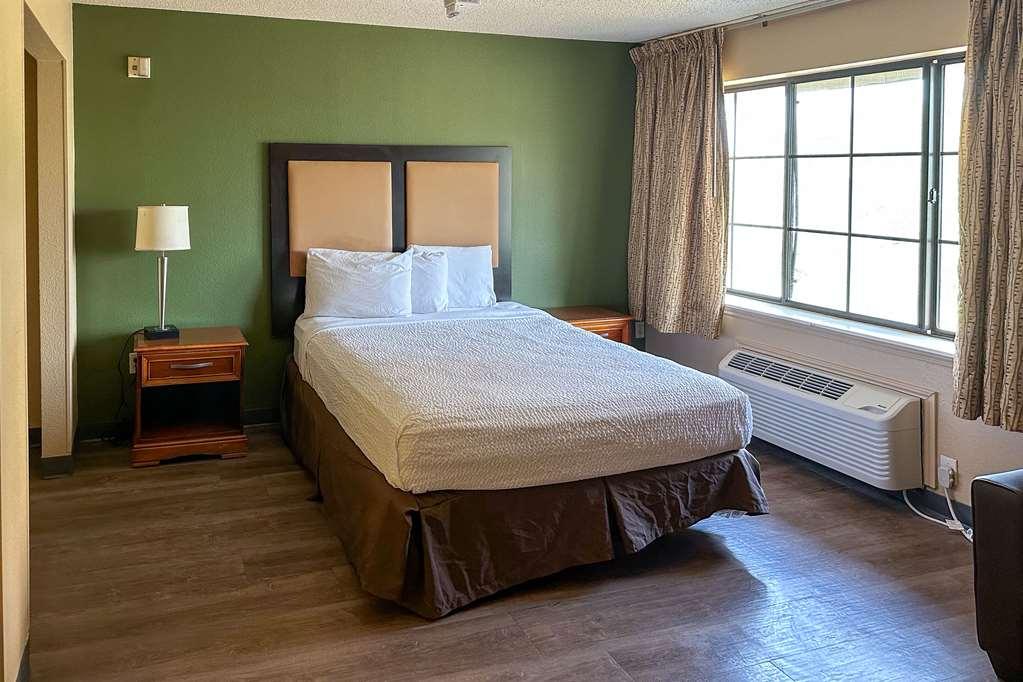 Suburban North I-45 Hotel Houston