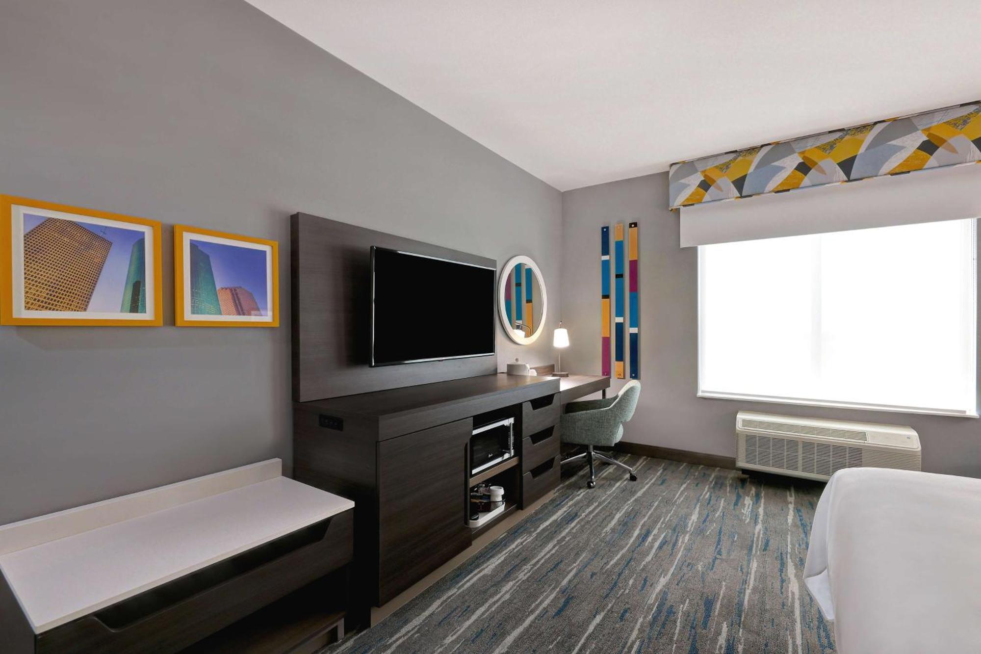 Hampton & East Beltway 8, Tx 3* Houston