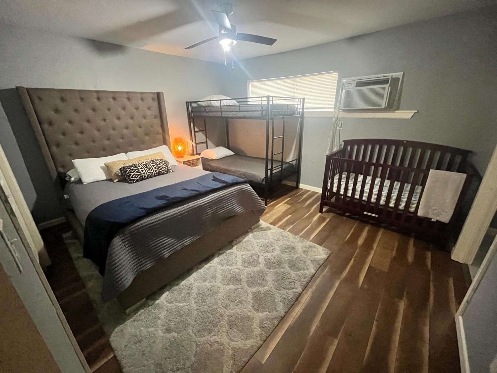 Spacious & Comfy Retreat L Hobby L Downtown L Nrg Apartment