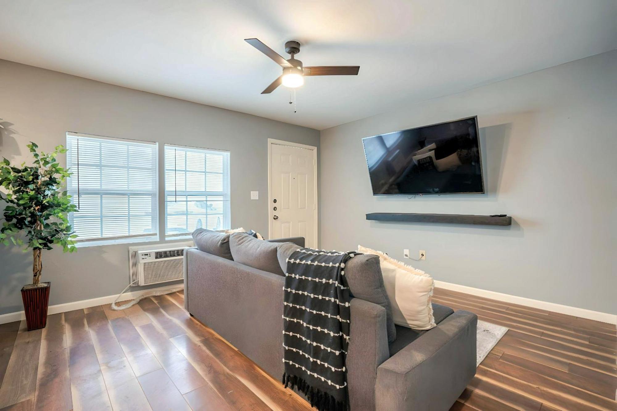 Spacious & Comfy Retreat L Hobby L Downtown L Nrg Apartment *