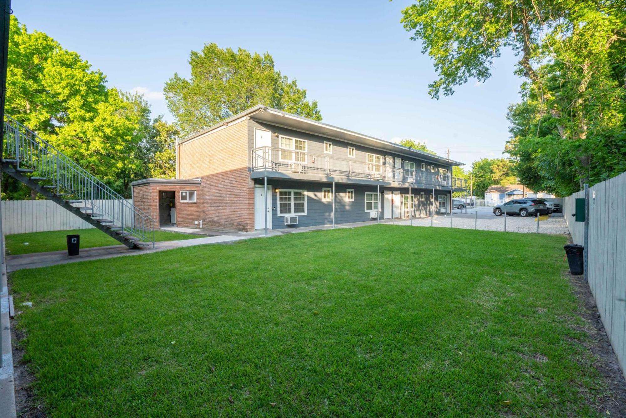 Spacious & Comfy Retreat L Hobby L Downtown L Nrg * Houston