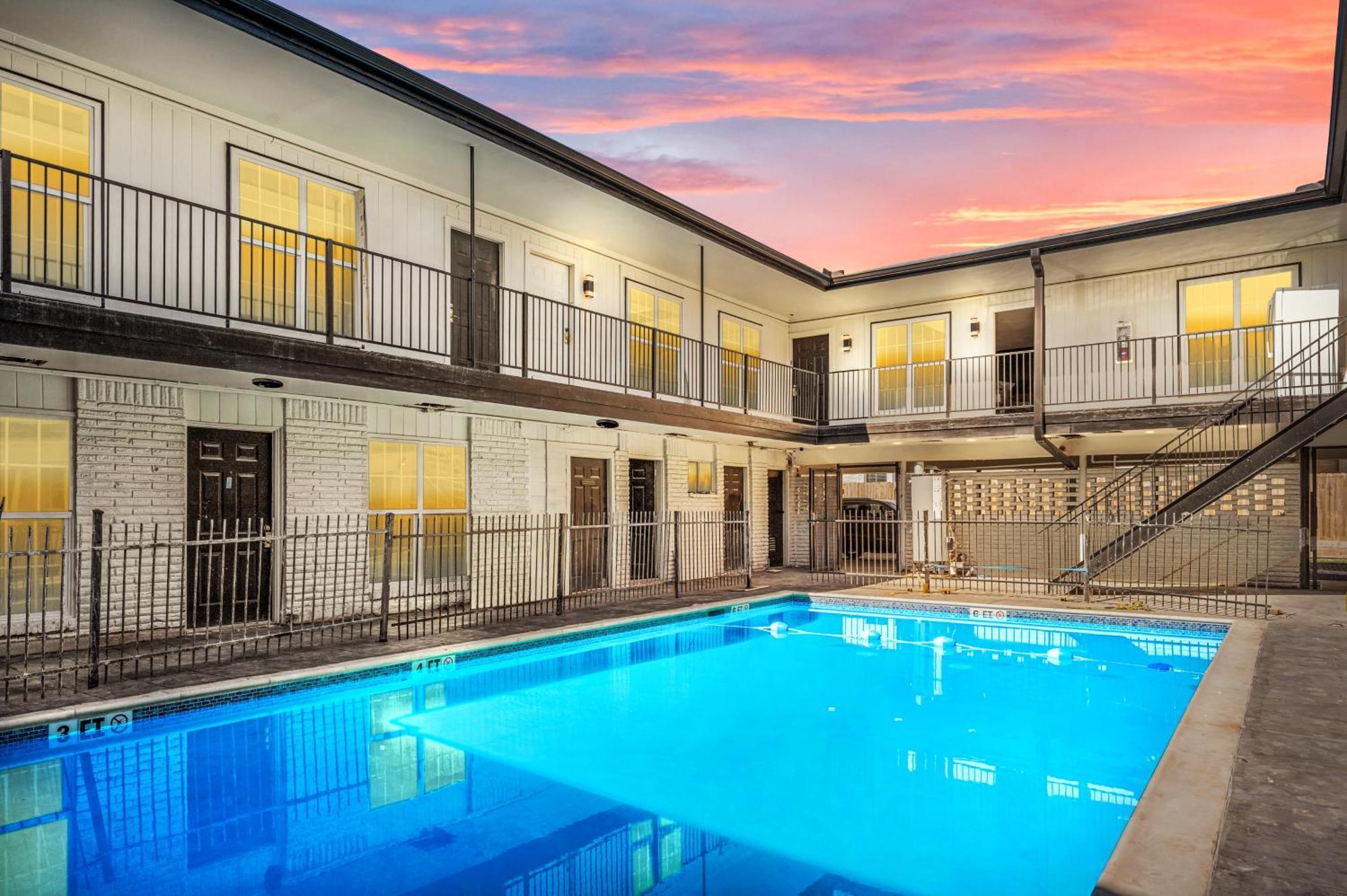 Comfortable 2br In Vibrant Heights Houston