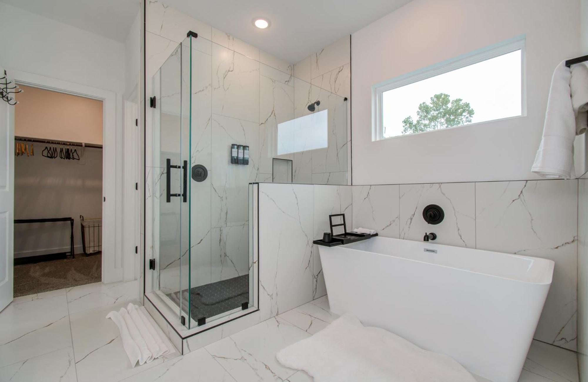 Urban Luxe Getaway 4 Mins To Dt Newly Built Holiday home Houston