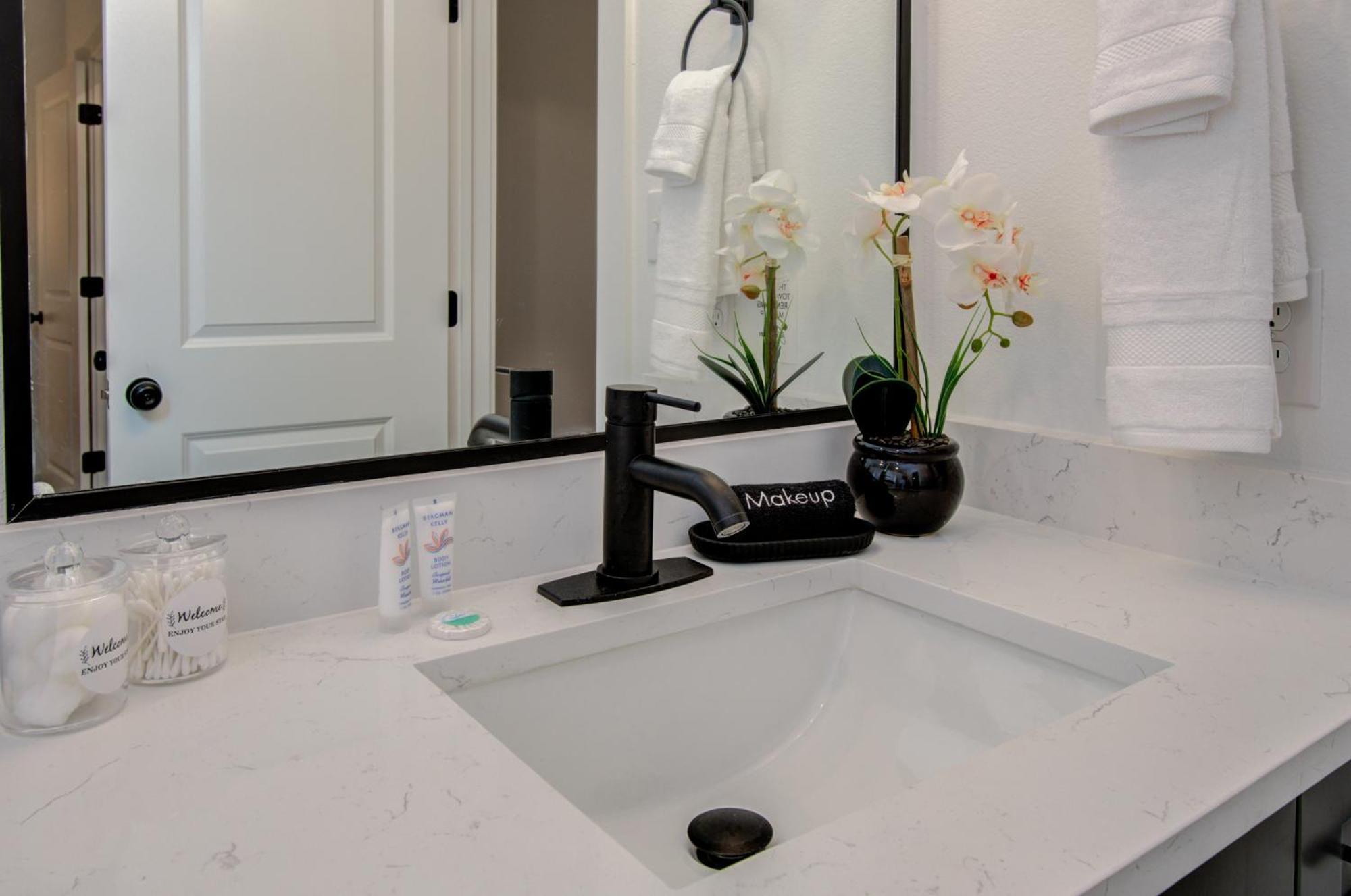 Urban Luxe Getaway 4 Mins To Dt Newly Built Houston