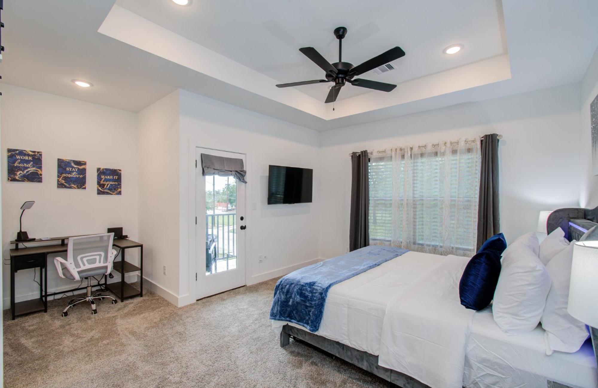 Urban Luxe Getaway 4 Mins To Dt Newly Built Holiday home *