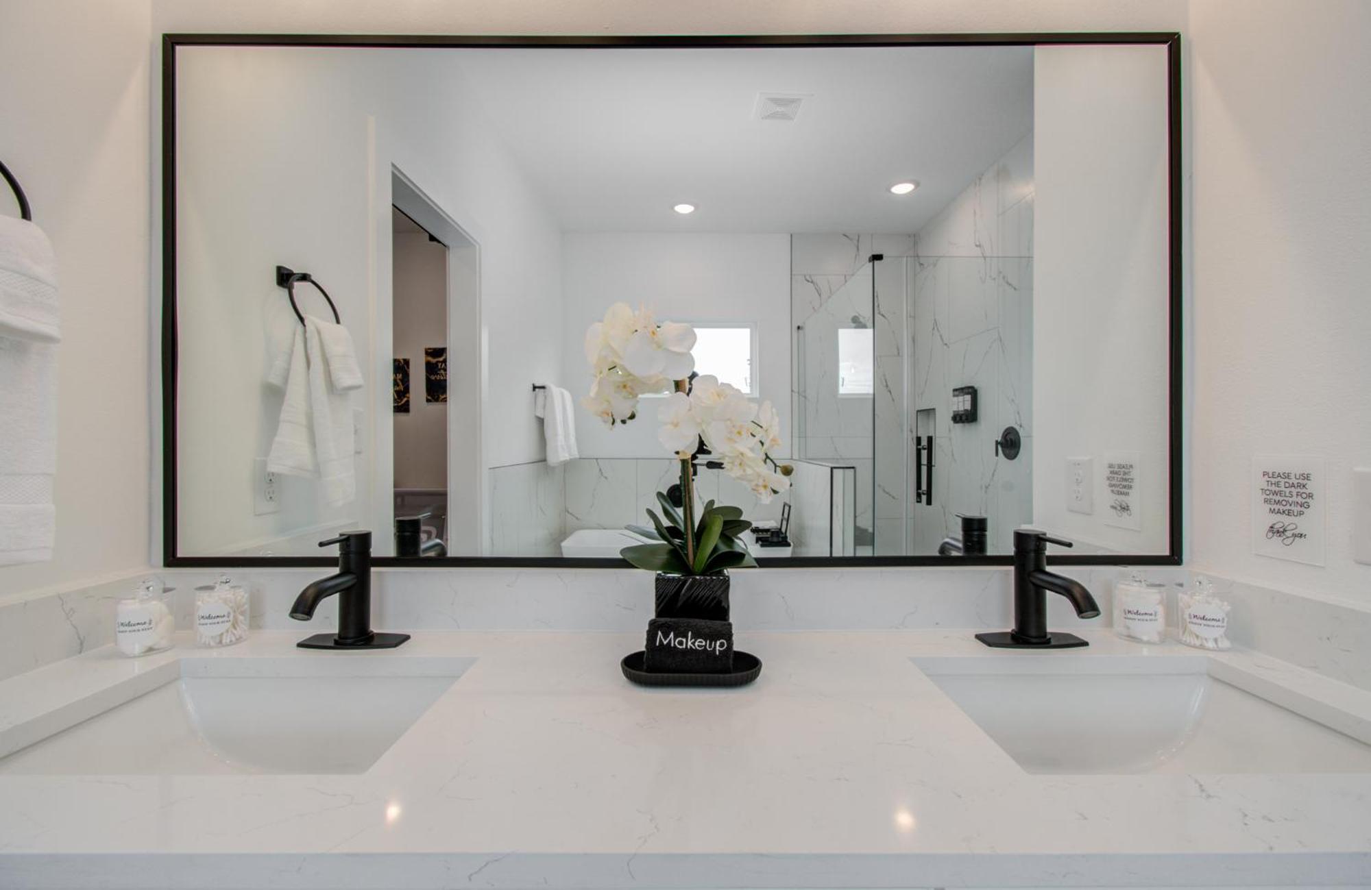 Urban Luxe Getaway 4 Mins To Dt Newly Built *