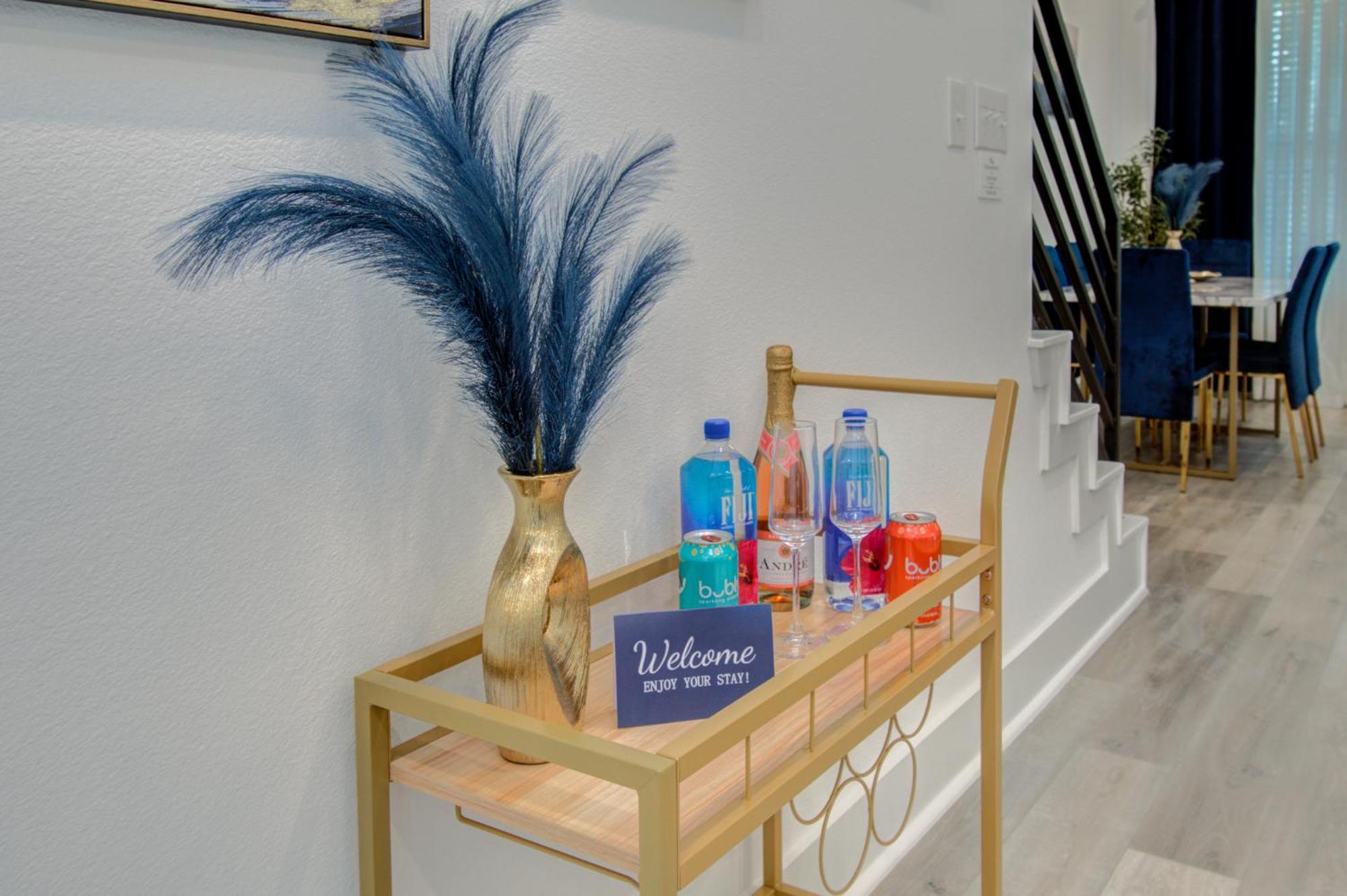 Urban Luxe Getaway 4 Mins To Dt Newly Built Holiday home *
