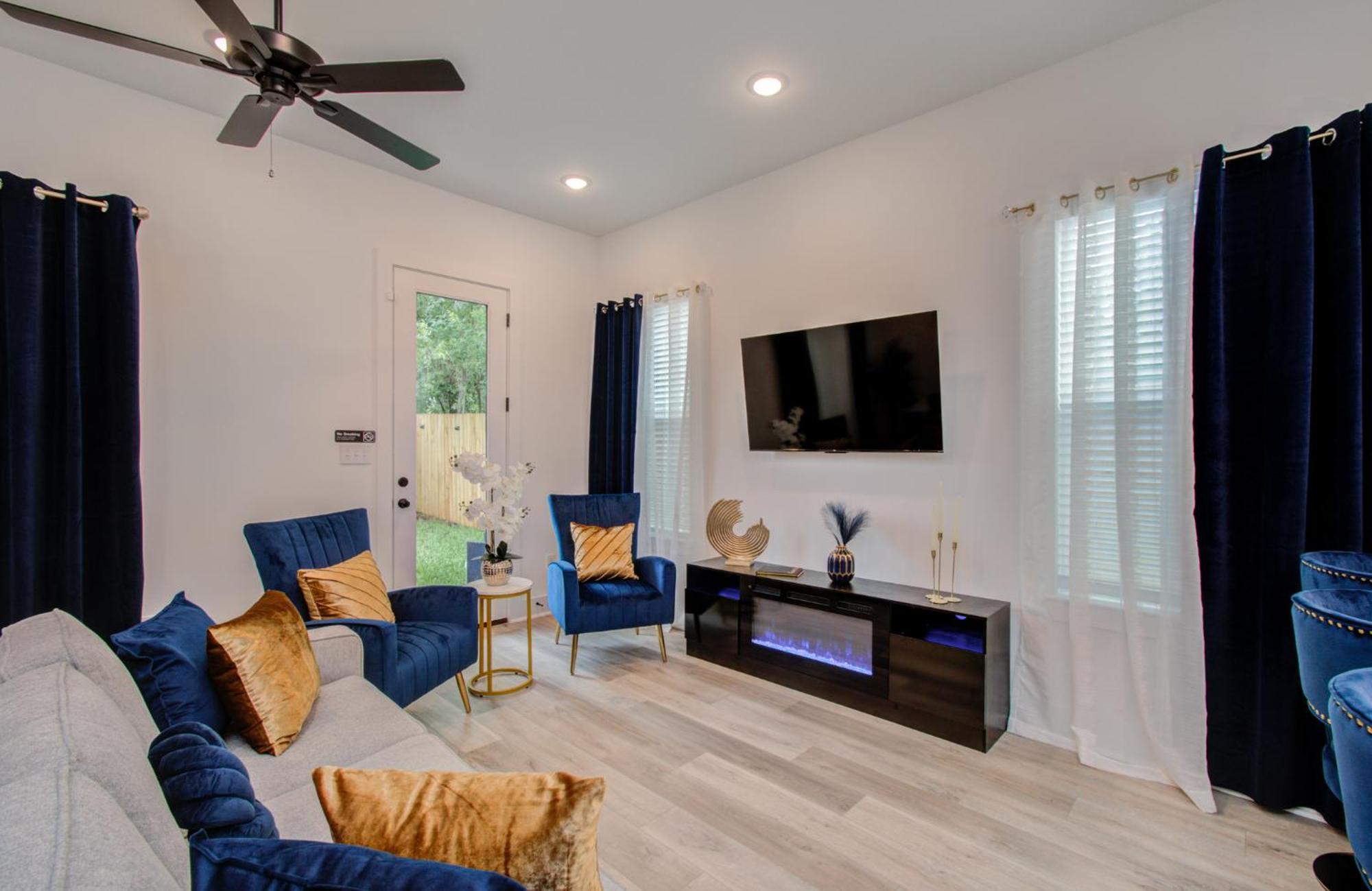 Holiday home Urban Luxe Getaway 4 Mins To Dt Newly Built