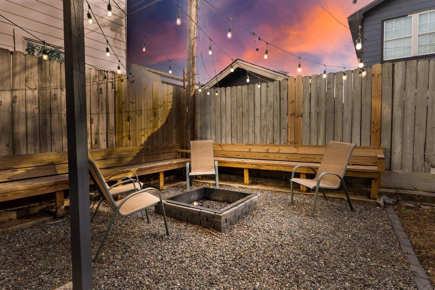 Casa Hosum - 7 Mins Downtown Sleeps 9 King Bed Fenced Yard Holiday home