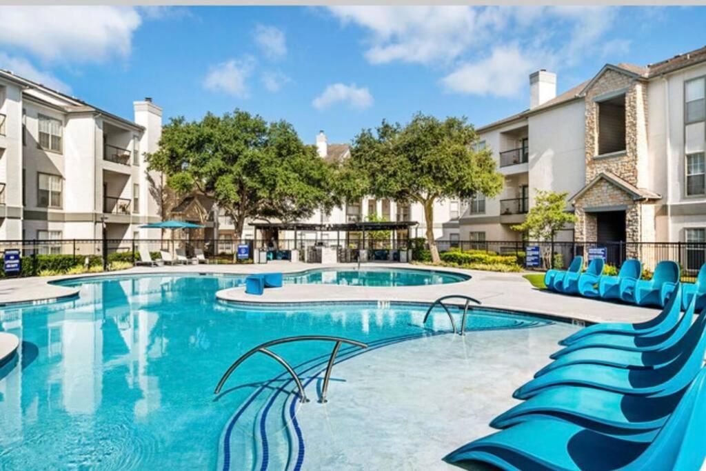 Vibrant Oasis In The Heart Of Midtown & Downtown *