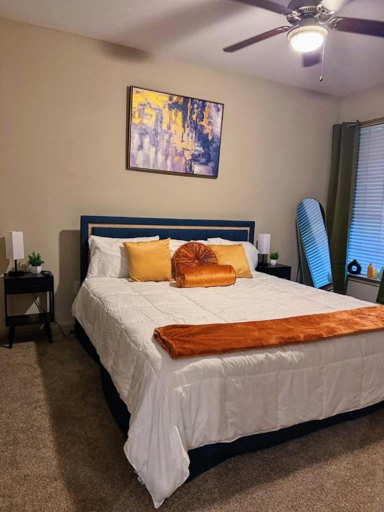 Vibrant Oasis In The Heart Of Midtown & Downtown