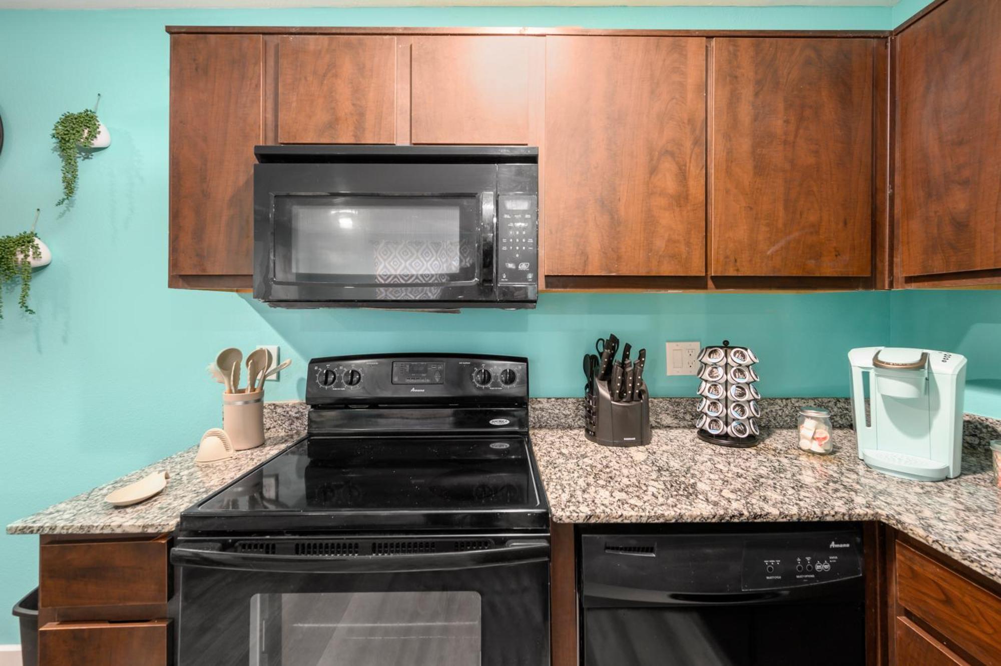 Convenient 1br Unit Close To Shopping & Dining Houston