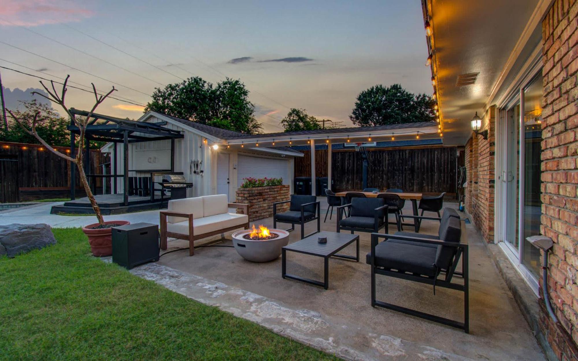 4-bd Location W Pool Patio Firepit Holiday home Houston