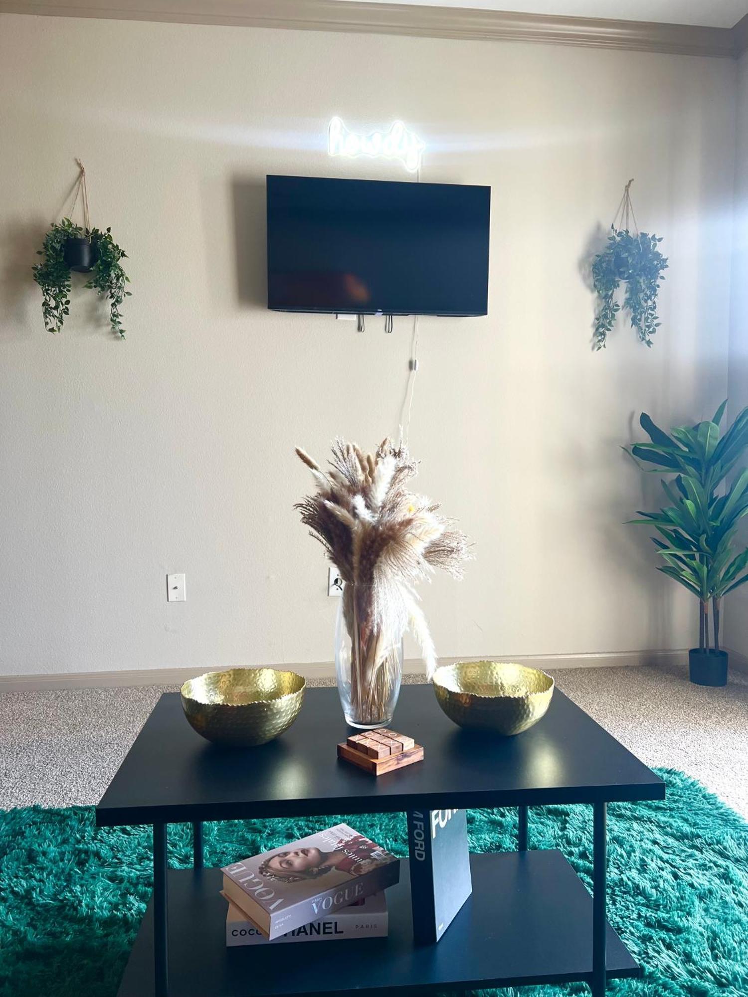 Vibrant Oasis In The Heart Of Midtown & Downtown Apartment