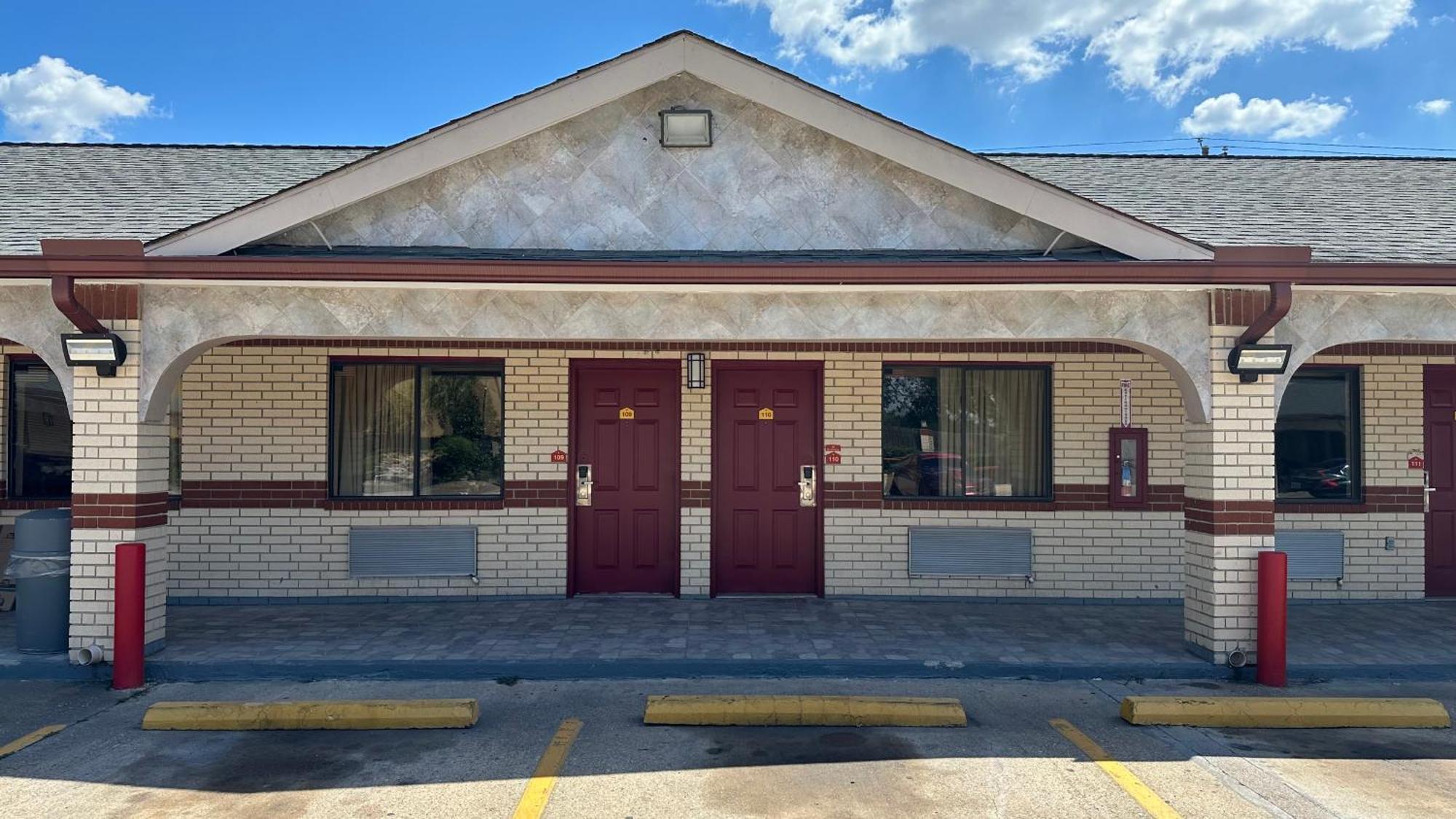Palace I-45 & Bellfort Hotel
