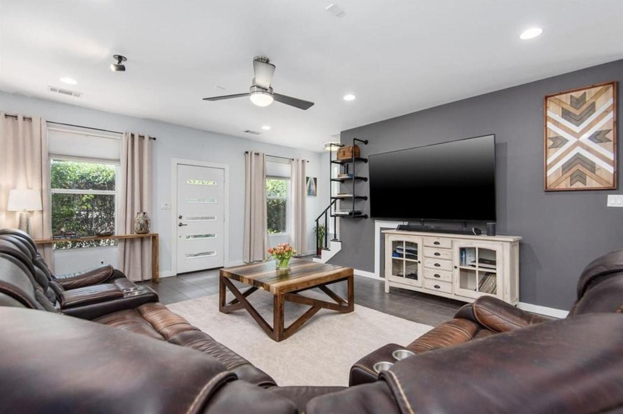 Private Downtown Oasis Hot Tub & Fire Pit Houston